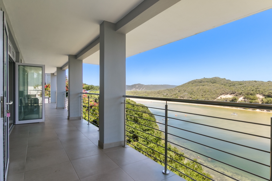 4 Bedroom Property for Sale in Kingfisher Creek Western Cape